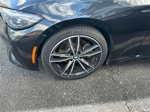 Used 2022 BMW 330i Sedan w/ M Sport Package image 4