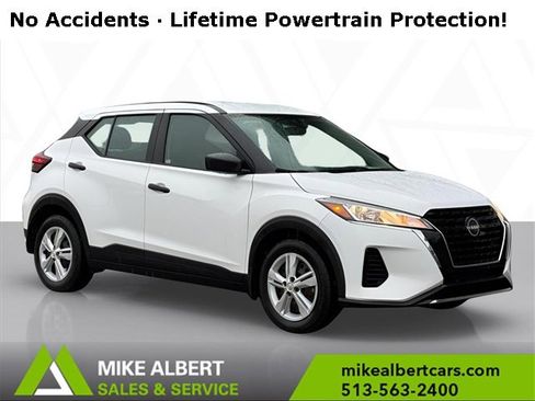 Used 2022 Nissan Kicks S image 1