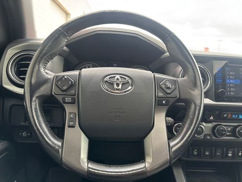 Used 2017 Toyota Tacoma TRD Off-Road image 19