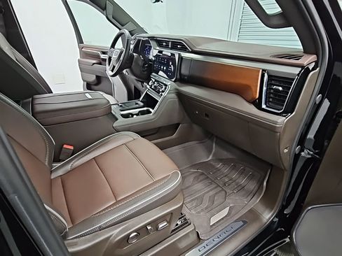 Used 2024 GMC Sierra 2500 Denali w/ Technology Package image 39