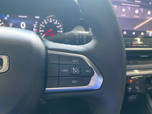 Used 2023 Jeep Compass Latitude w/ Sun and Sound Group AWD/4WD image 16