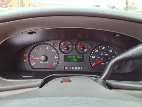 Used 2004 Ford Taurus SES image 7