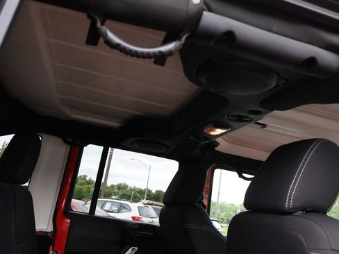 Used 2013 Jeep Wrangler Unlimited Sahara w/ Connectivity Group AWD/4WD image 13