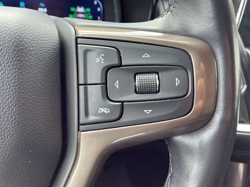 Used 2023 Chevrolet Suburban High Country w/ Advanced Technology Package AWD/4WD image 35