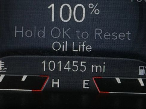 Used 2019 Jeep Cherokee Limited w/ Luxury Group AWD/4WD image 7