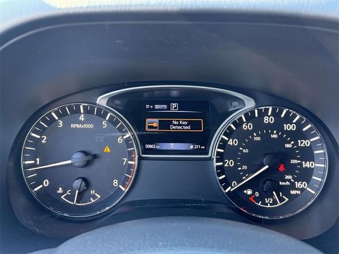 Used 2020 Nissan Pathfinder S image 24