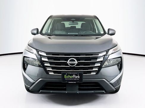 Used 2025 Nissan Rogue SV AWD/4WD image 2