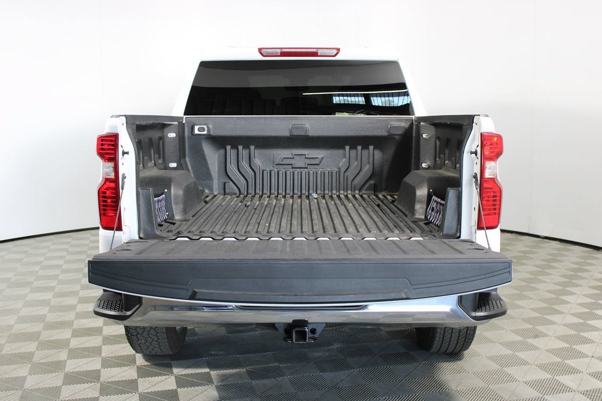 Used 2025 Chevrolet Silverado 1500 LT AWD/4WD image 26