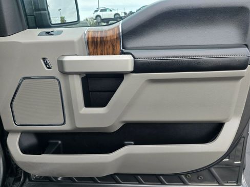 Used 2018 Ford F150 Lariat image 37