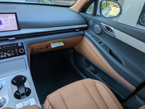 New 2026 Genesis GV80 2.5T Advanced image 11