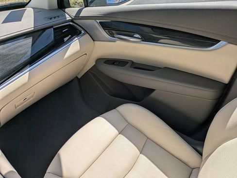 Certified 2023 Cadillac XT6 Premium Luxury w/ Technology Package FWD image 16