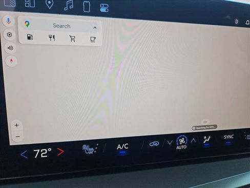 Used 2025 Chevrolet Traverse LT image 13