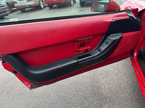 Used 1992 Chevrolet Corvette Coupe RWD image 12