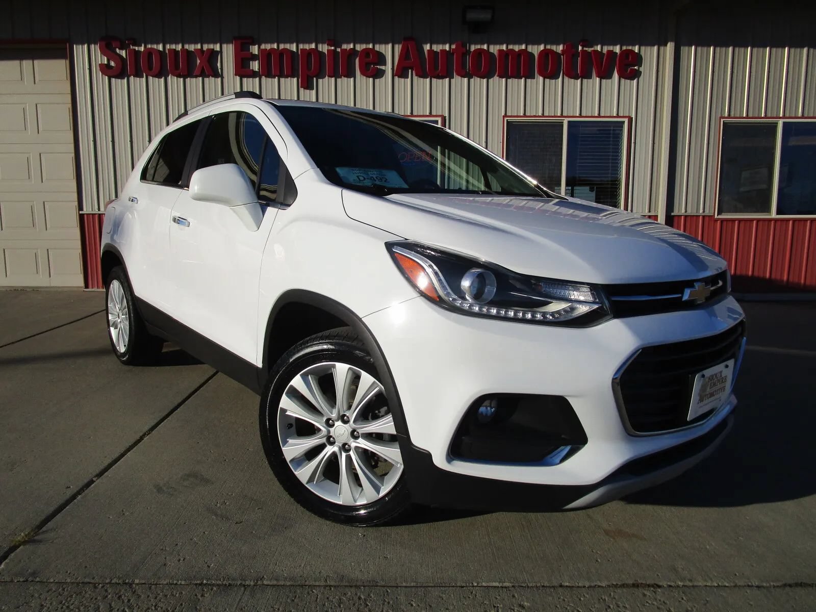 Used 2020 Chevrolet Trax Premier AWD/4WD image 1