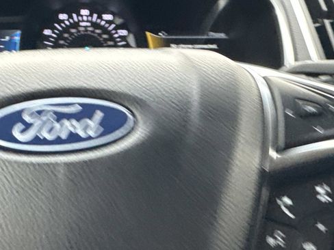 Used 2020 Ford Edge Titanium image 20