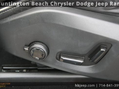 Used 2019 Volvo XC90 T8 R-Design w/ Advanced Package image 29