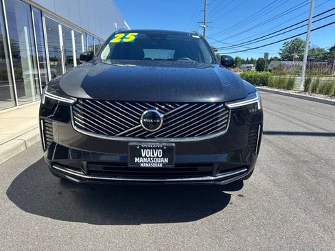 Certified 2025 Volvo XC90 B6 Plus AWD/4WD image 7