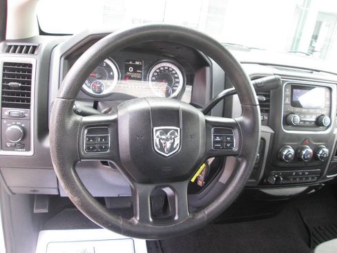 Used 2017 RAM 3500 Tradesman w/ Chrome Appearance Group AWD/4WD image 17