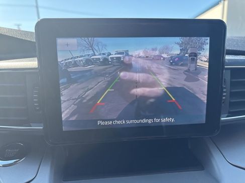 Certified 2022 Ford Explorer XLT w/ Equipment Group 202A image 5