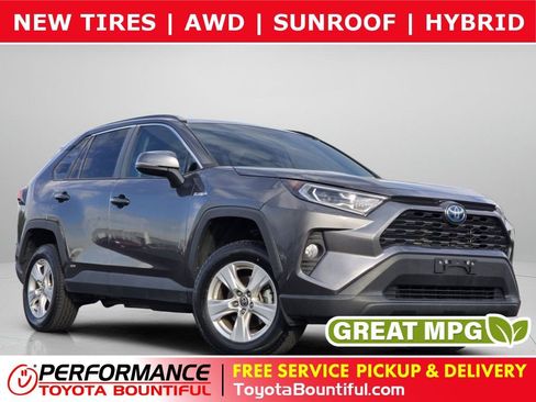 Used 2021 Toyota RAV4 XLE w/ Convenience Package AWD/4WD image 1