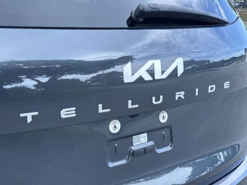 Certified 2024 Kia Telluride S FWD image 10