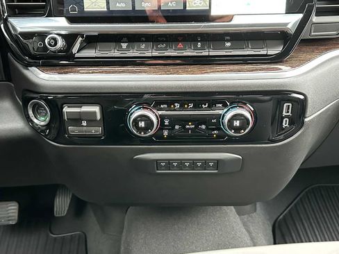 New 2026 GMC Sierra 3500 SLE w/ Preferred Package image 26