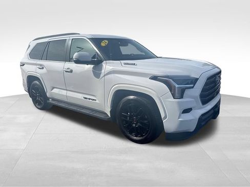Used 2024 Toyota Sequoia SR5 w/ SR5 Premium Package AWD/4WD image 8