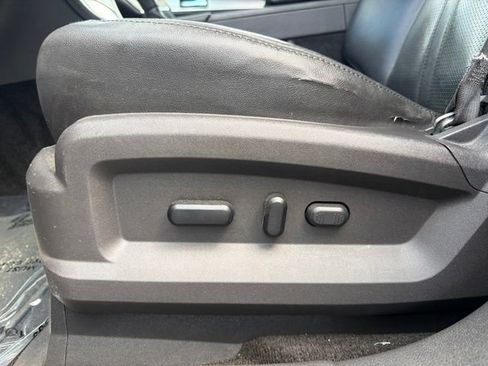 Used 2012 Lincoln MKX FWD image 18