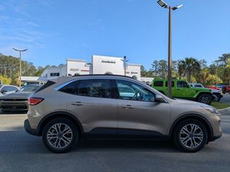 Used 2021 Ford Escape SEL video 4