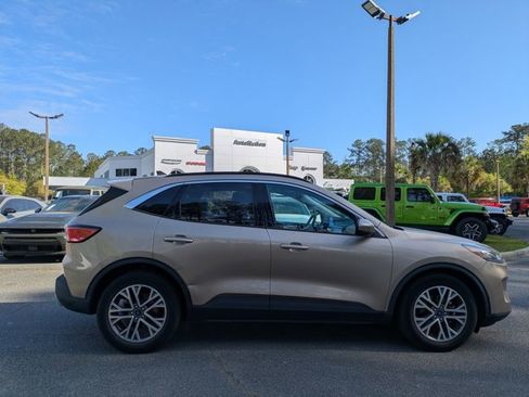 Used 2021 Ford Escape SEL image 4