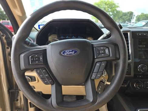 Used 2018 Ford F250 XLT w/ XLT Premium Package AWD/4WD image 9