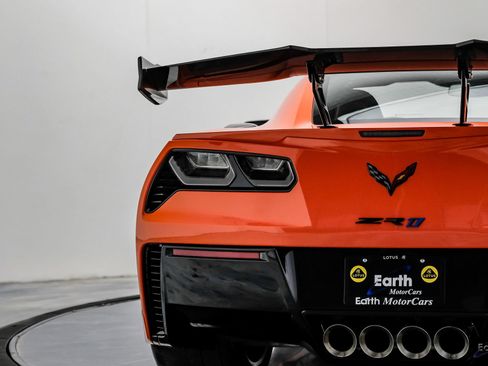 Used 2019 Chevrolet Corvette ZR1 RWD image 18