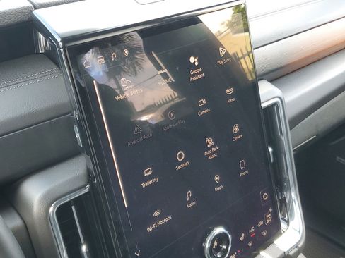 Used 2025 GMC Yukon Denali RWD image 30