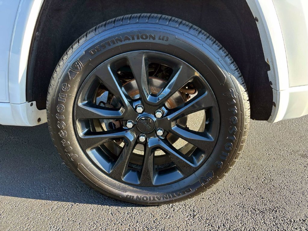 Used 2018 Jeep Grand Cherokee Altitude AWD/4WD image 30