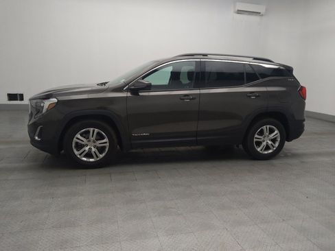 Used 2019 GMC Terrain SLE w/ Driver Convenience Package FWD image 2