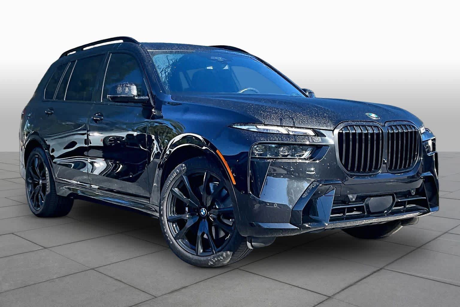 Used 2025 BMW X7 xDrive40i w/ M Sport Package AWD/4WD image 3