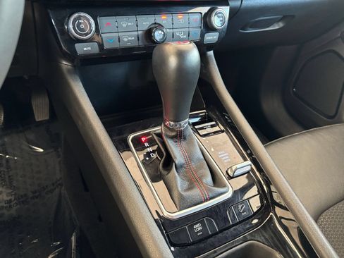Used 2025 Jeep Compass Trailhawk AWD/4WD image 40