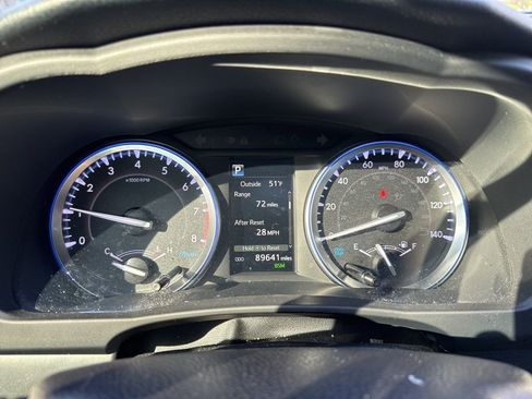 Used 2019 Toyota Highlander XLE image 3