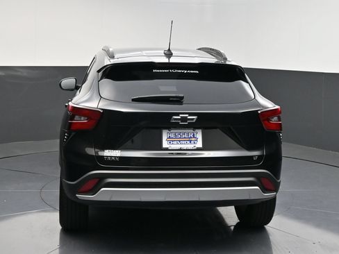 Used 2025 Chevrolet Trax LT w/ LT Convenience Package FWD image 6
