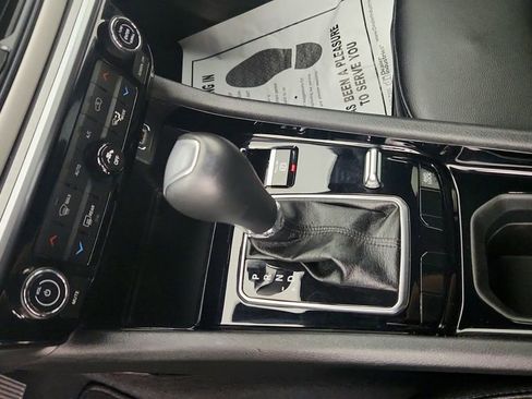 Used 2025 Jeep Compass Limited image 18