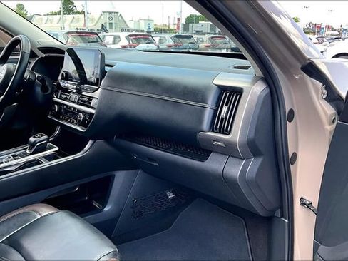 Certified 2025 Nissan Pathfinder Platinum w/ Cargo Package FWD image 23