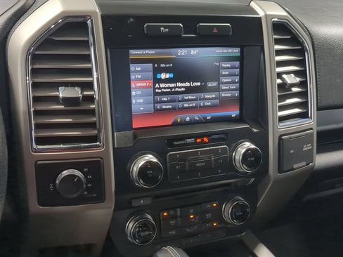 Used 2015 Ford F150 Lariat w/ Equipment Group 502A Luxury AWD/4WD image 34