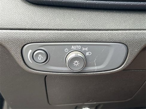 Used 2022 Chevrolet Bolt EUV Premier w/ Sun & Sound Package image 32