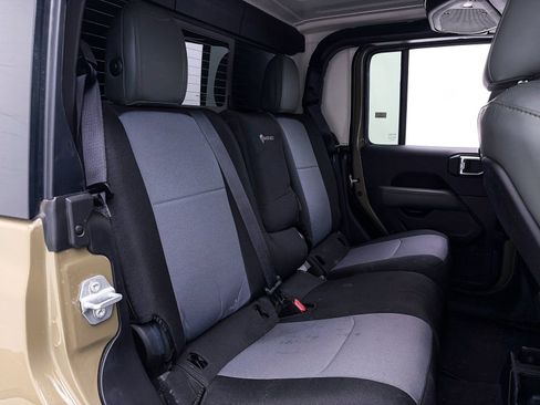 Used 2025 Jeep Gladiator Mojave w/ Convenience Group image 40