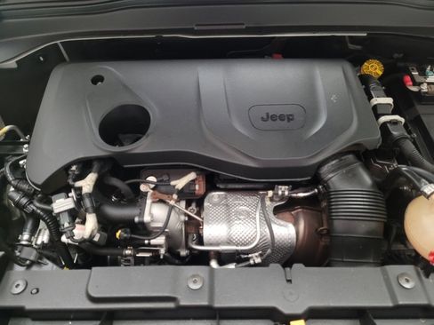 Used 2020 Jeep Renegade Altitude FWD image 30