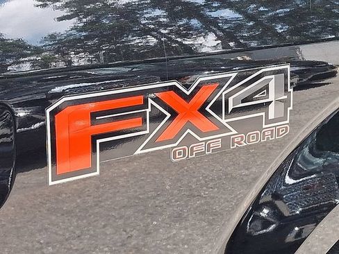 Used 2017 Ford F150 XLT w/ Equipment Group 302A Luxury AWD/4WD image 29