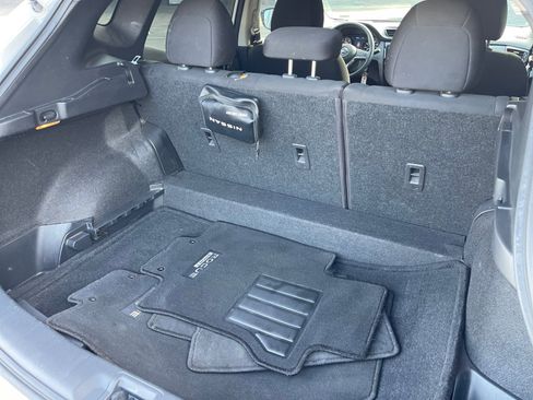 Used 2022 Nissan Rogue Sport S image 17