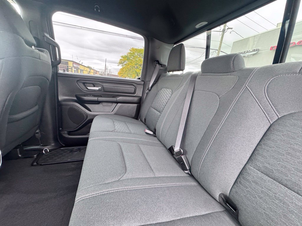 Used 2026 RAM 1500 Express AWD/4WD image 18