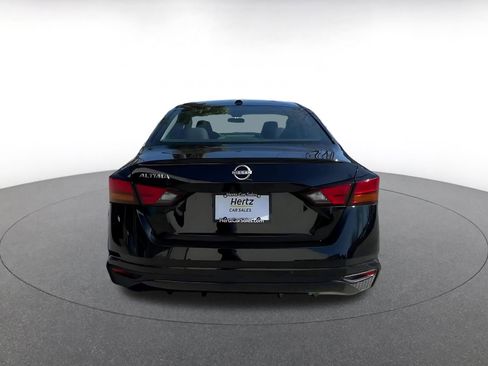 Used 2025 Nissan Altima 2.5 SV image 12