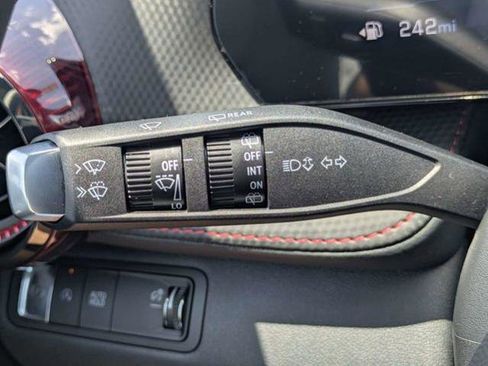 New 2026 Chevrolet Equinox RS w/ Convenience Package III FWD image 32
